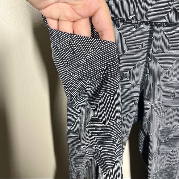 Lululemon x Soulcycle Black White Geometic Print Pace Rivival Crop Leggings Sz 8 - Picture 5 of 8